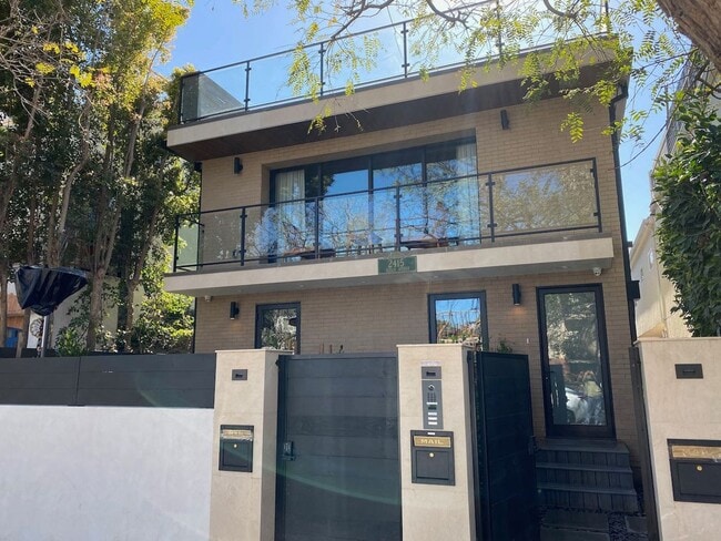 Primary Photo - 2415 Ocean Ave