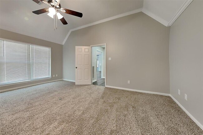 Building Photo - 1315 Forest Hollow Dr
