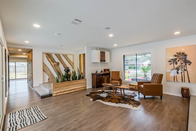 Building Photo - 7810 Nairn St