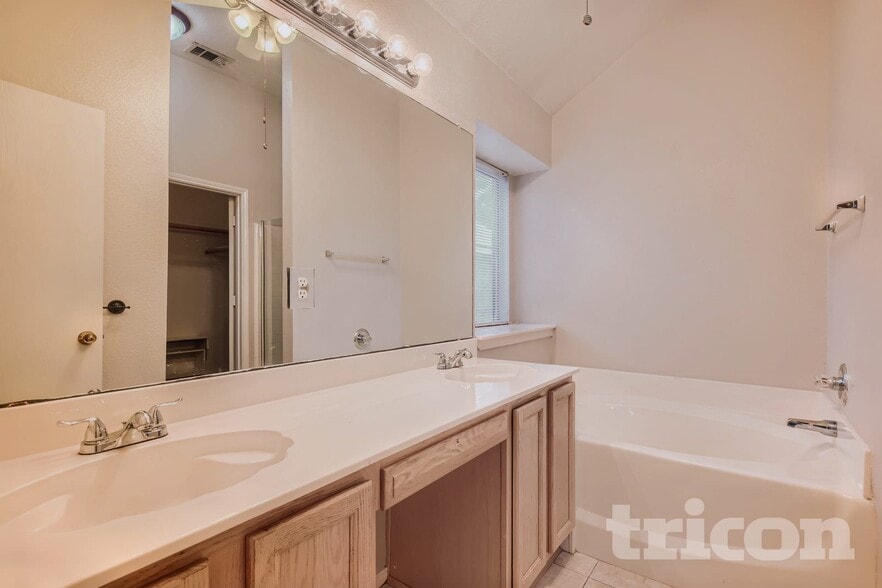 Building Photo - 110 Forest Park Ln