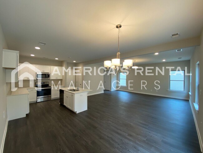 Building Photo - 7945 St.James Dr