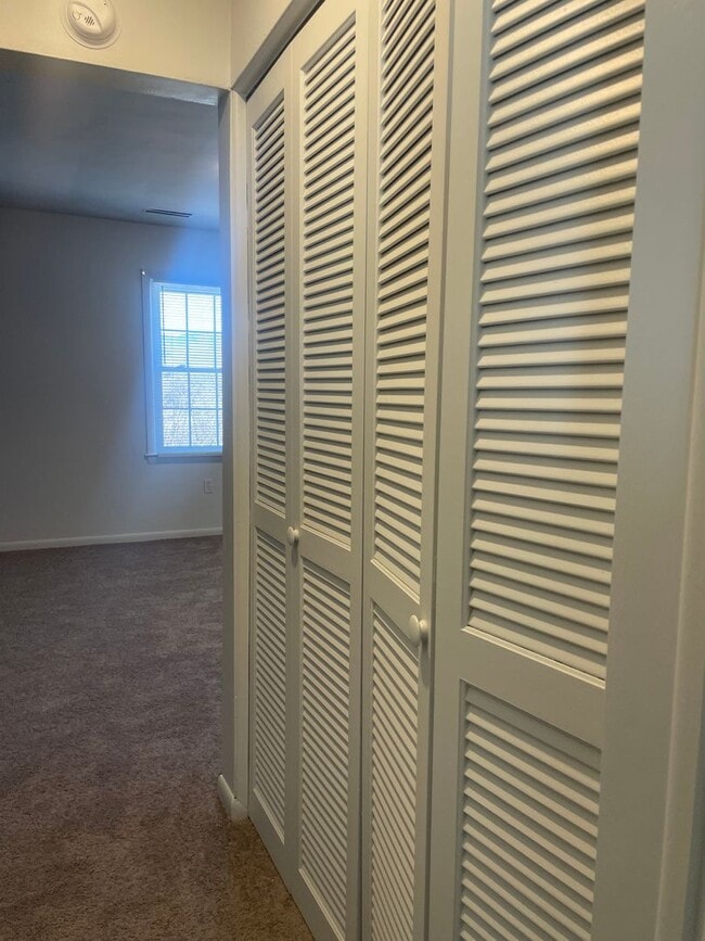 Building Photo - 6491 Carefree Ln