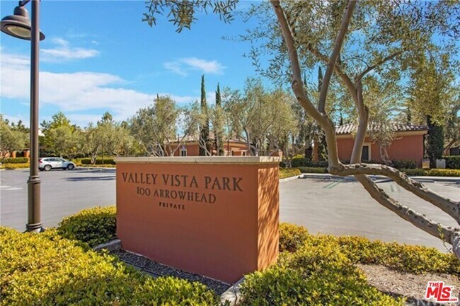 Building Photo - 72 Capricorn