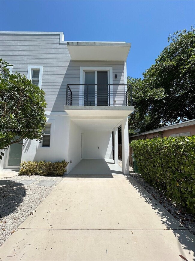 Building Photo - 3823 Thomas Ave