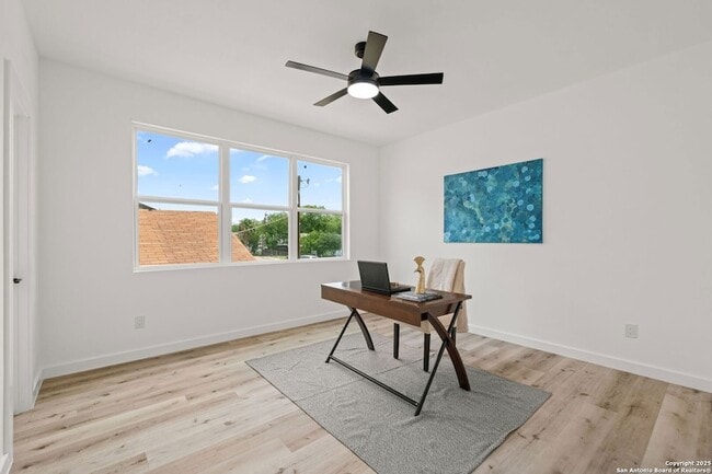 Building Photo - 420 Dreiss St