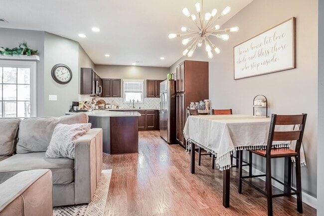 Building Photo - 3-Bedroom Townhome with Garage in Holly Ridge