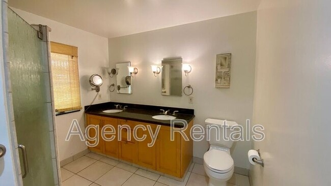 Building Photo - 575 N Kalaheo Ave