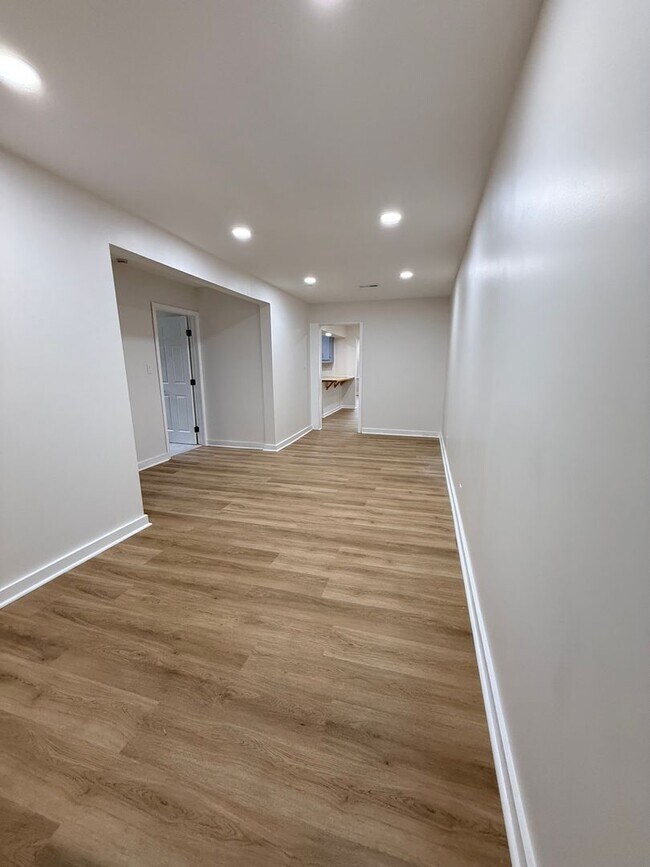 Building Photo - Recently Remodeled | Spacious Open Layout | Move-In Ready
