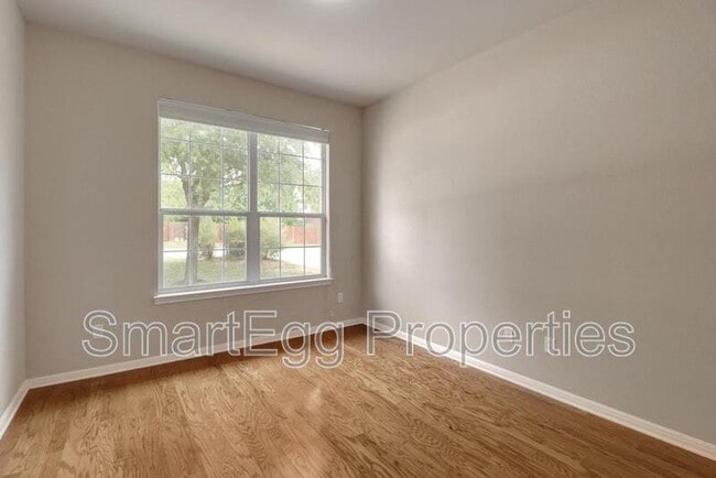 Building Photo - 1007 Linden Loop