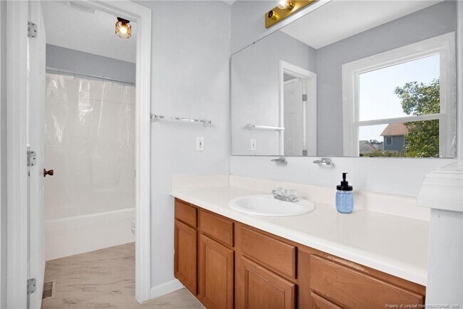 Building Photo - 833 Wigwam Dr