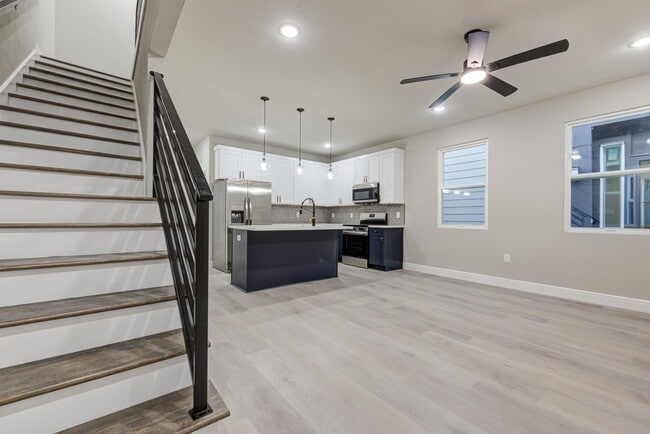 Building Photo - 19112 Sears Dr