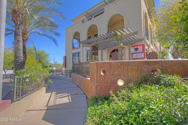 Building Photo - 7117 E Rancho Vista Dr