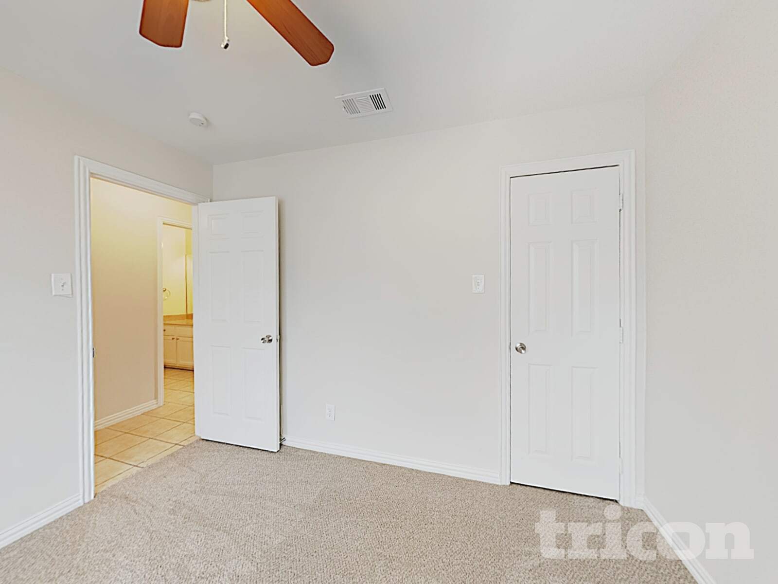 Building Photo - 822 Foxridge Dr