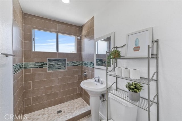 Building Photo - 665 Larimore Ave