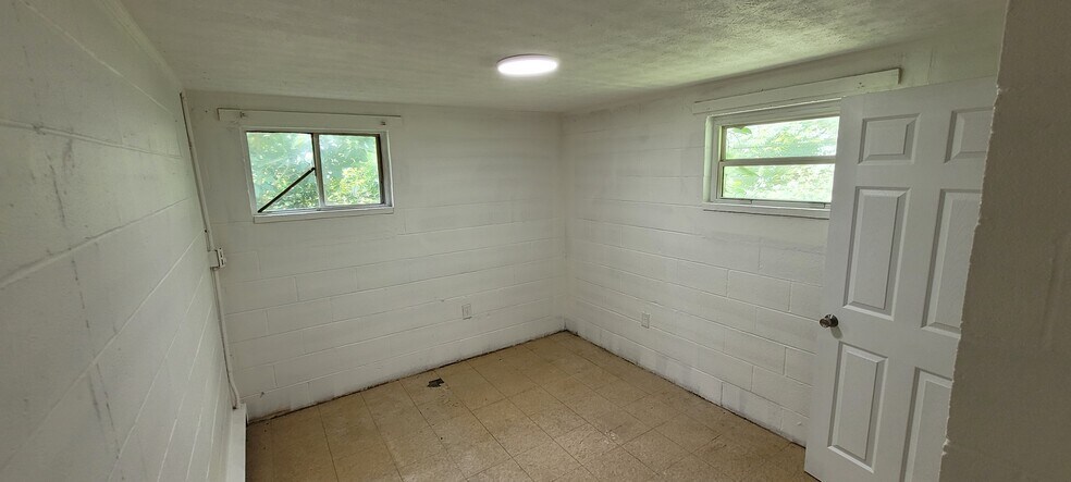 Building Photo - 607 Blair Ave