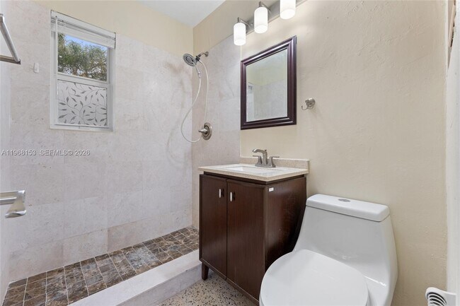 Building Photo - 6820 SW 77th Terrace