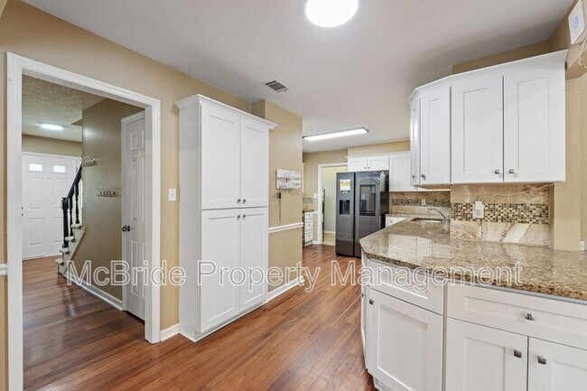 Building Photo - 539 Hunterdale Rd