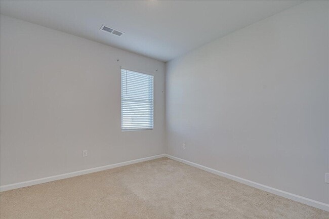 Building Photo - 1412 Deer Hollow Run