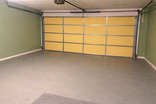 Building Photo - 6356 5th St Cir E