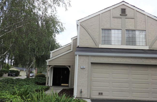 Primary Photo - Beautiful Willow Glen 3 Bedroom 2.5 Bath E...
