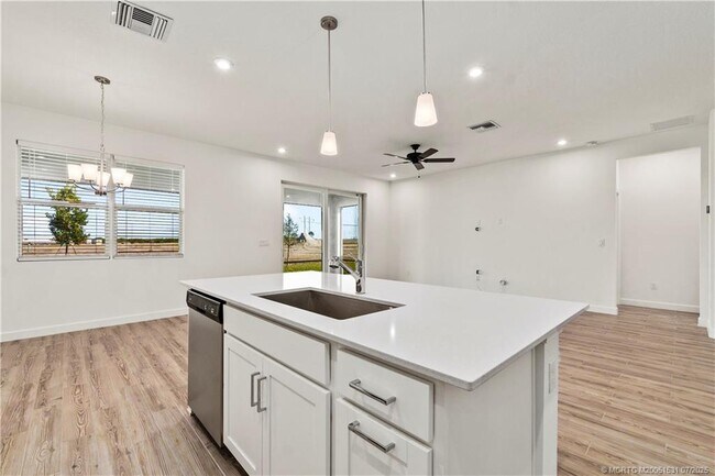 Building Photo - 14135 SW Safi Ter