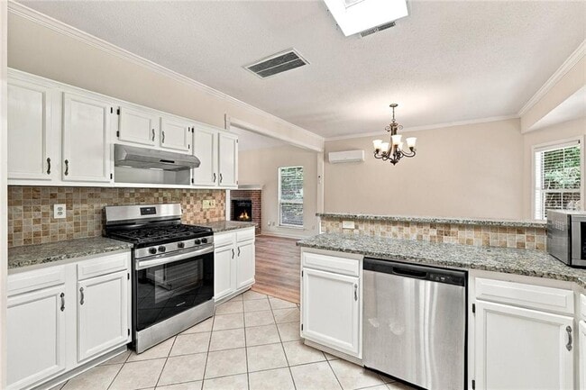 Building Photo - 10870 Willow Meadow Cir
