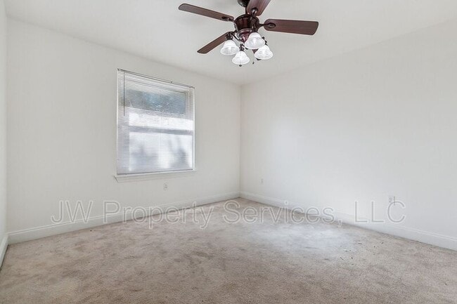 Building Photo - 1339 Riviera Ave
