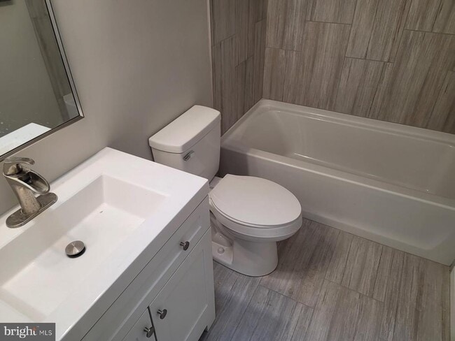 Building Photo - 22 Mimosa Ct