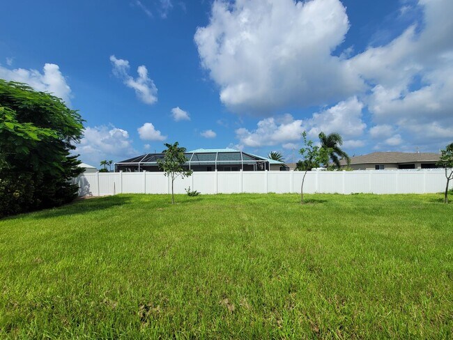 Building Photo - 2316 SW 19th Ave