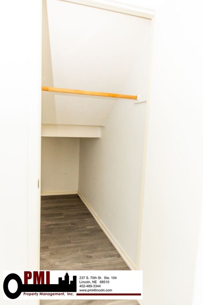 Building Photo - 2929 N 49th St