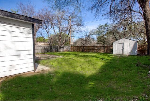 Building Photo - 307 Dee Ln