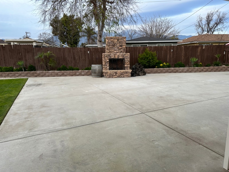 Building Photo - 1647 N Lake Ave