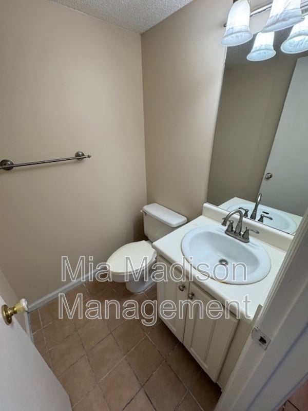 Building Photo - 130 Windmill Ln