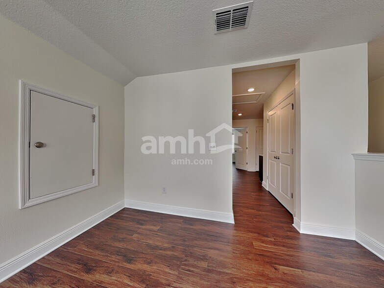 Building Photo - 6245 Emerald Hls Wy