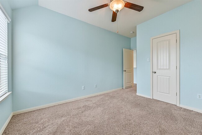 Building Photo - 4511 Apple Point Ln