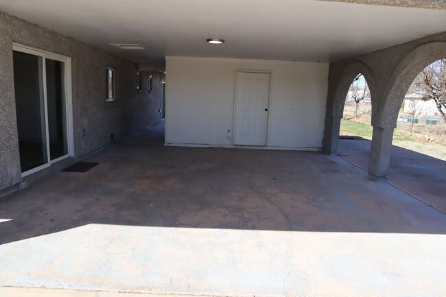 Building Photo - Fully Renovated Home You'll Want To See!