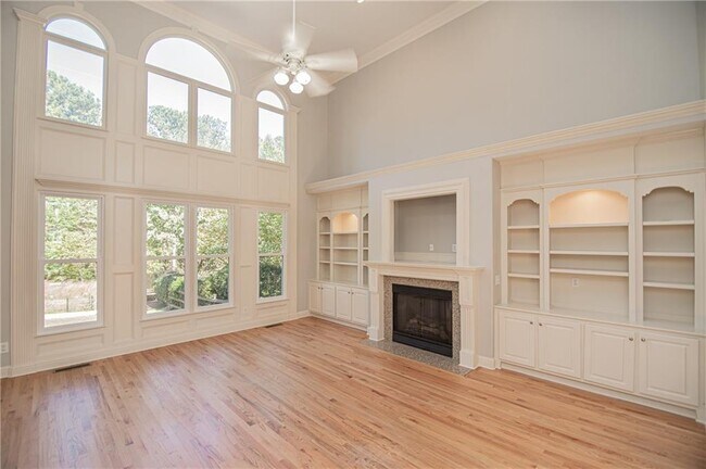 Building Photo - 4012 Erin Dr