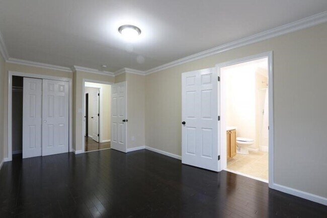 Building Photo - 6 Guild St