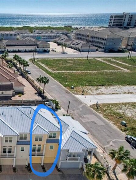 Building Photo - 14890 Granada Dr