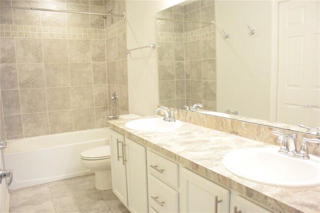 Building Photo - 1213 Grantham Dr