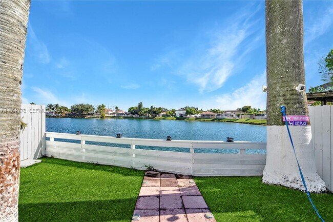 Building Photo - 17101 SW 142nd Pl