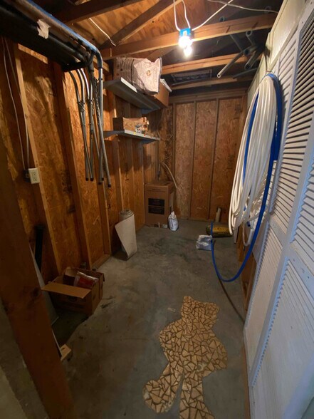 Building Photo - 202 James Loop