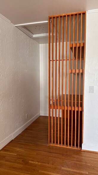 Office / Work Space - 3351 Hamilton Way
