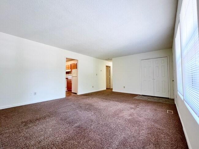 Building Photo - Three-Bedroom, Two Bathroom at Hill Street Duplex