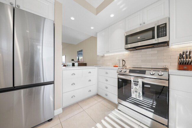 Building Photo - 48 Palma Dr