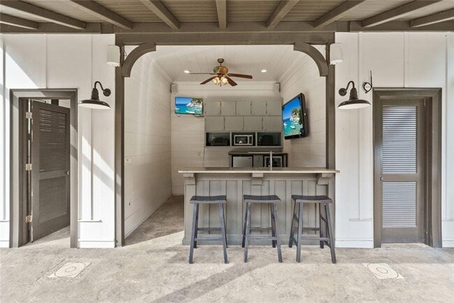 Building Photo - 390 Hembree Rd