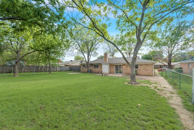 Building Photo - 5304 Susan Lee Ln