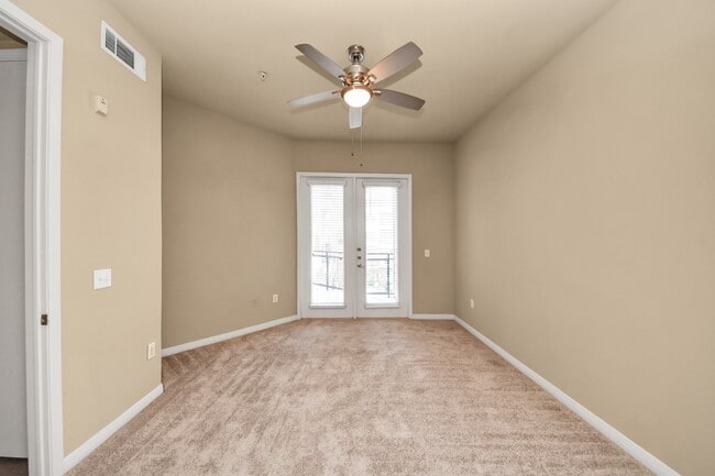 Building Photo - 5455 Richmond Ave.