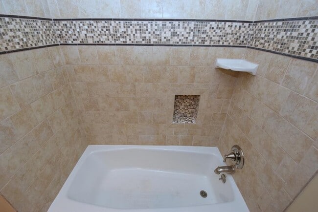 Building Photo - 10402 Chatterton Dr