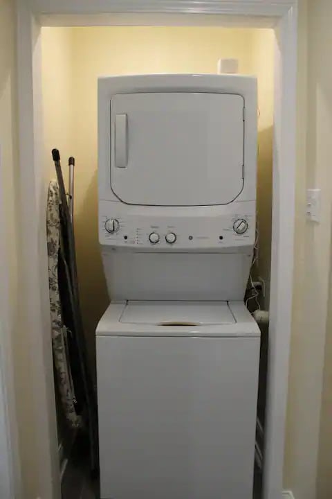 Building Photo - 3000 W Belmont Ave